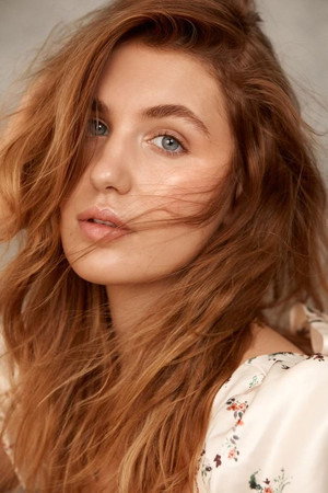 Sophie Nélisse portrait