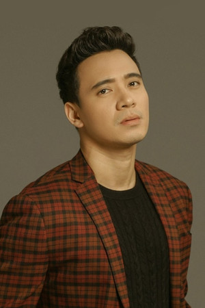 Erik Santos portrait