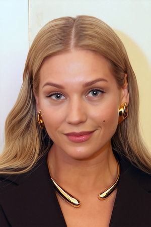 Kristina Asmus portrait