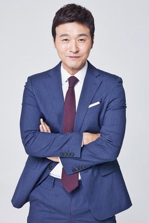Lee Sung-jae portrait
