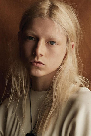 Hunter Schafer portrait