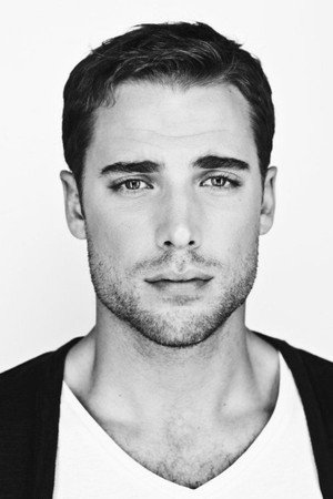 Dustin Milligan portrait