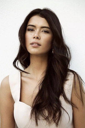 Seray Kaya portrait