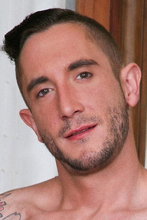 Elio Guzman portrait