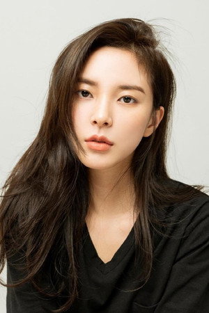 Shin Su-hyun portrait