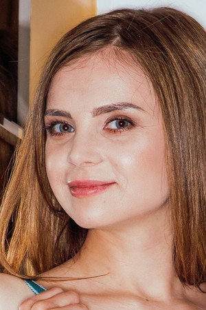Bella Gray portrait