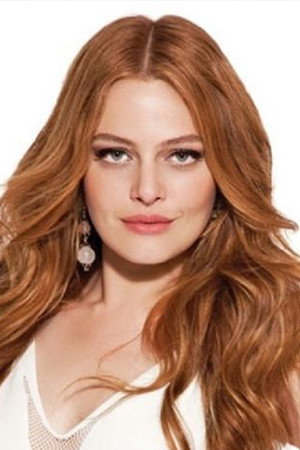 Naz Elmas portrait