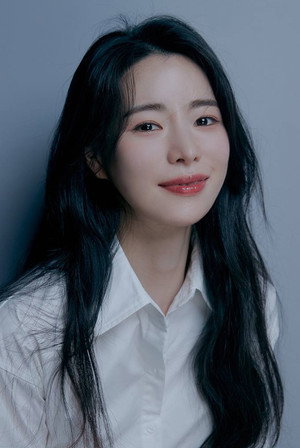 Lim Ji-yeon portrait