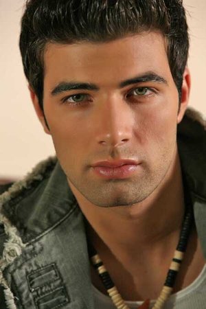 Jencarlos Canela portrait