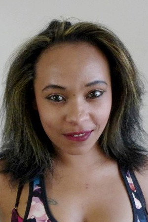 Chanelle Santos portrait