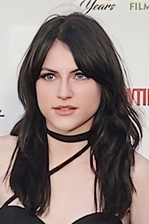 Britni Raine portrait