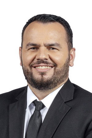 Gil Diniz portrait