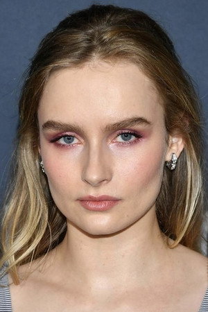 Olivia DeJonge portrait