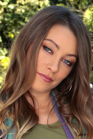 Kirsten Lee portrait