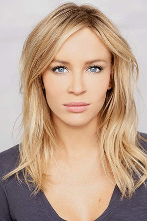 Tara Holt portrait