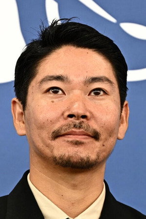 Hitoshi Omika portrait