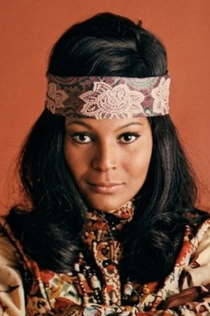Esmeralda Barros portrait
