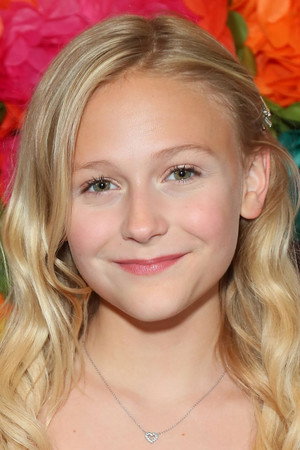 Alyvia Alyn Lind portrait