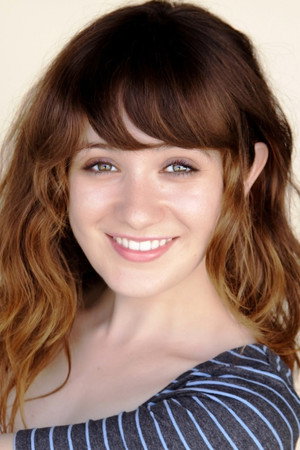 Noël Wells portrait