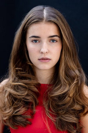 Lola Höller portrait