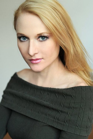 Deedee Luxe portrait