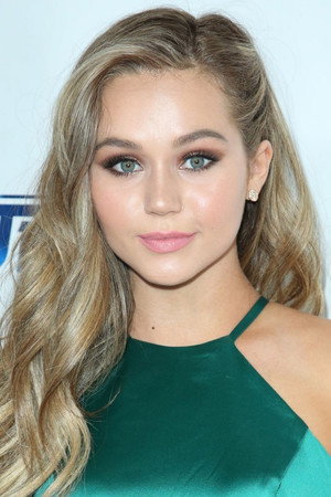 Brec Bassinger portrait