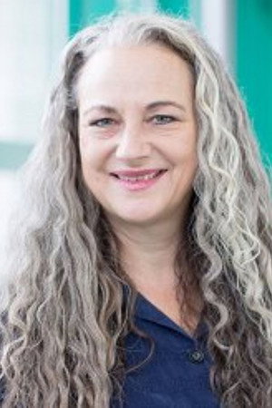 Carolyn Goelzer portrait
