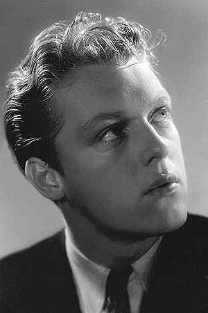 Marc Doelnitz portrait