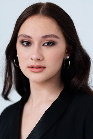 Lola Tung portrait