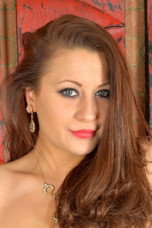Lara Jade Deene portrait