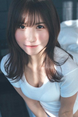 Momo Sakura portrait