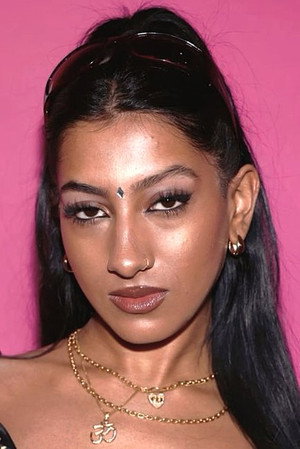 Lara Raj portrait