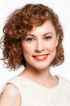 Açelya Topaloğlu portrait