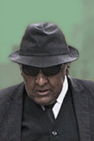 Girma Bèyènè portrait