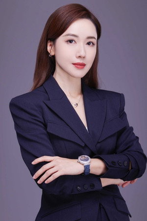 Selena Lee portrait