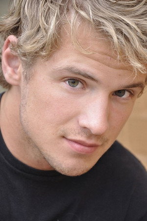 Freddie Stroma portrait