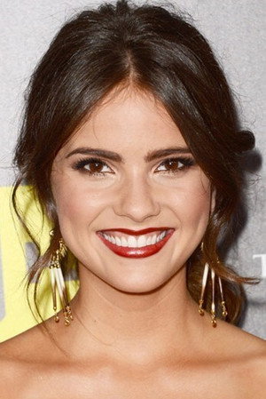 Shelley Hennig portrait