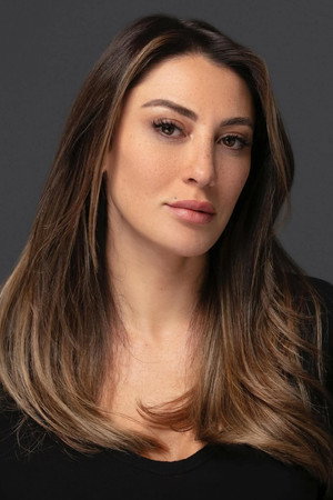Merve Oflaz portrait