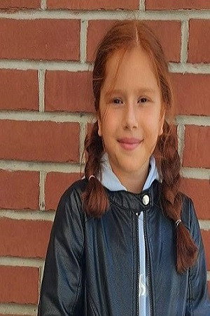 Gülizar Nisa Uray portrait