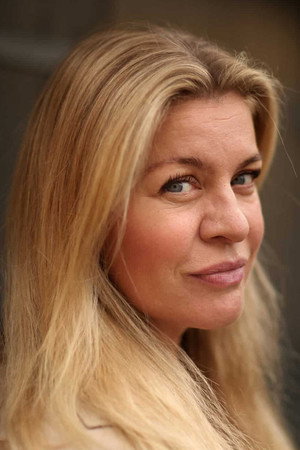 Mille Dinesen portrait