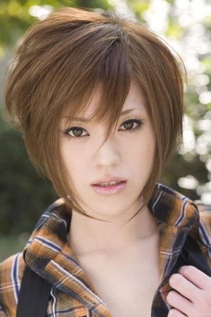 Azusa Itagaki portrait