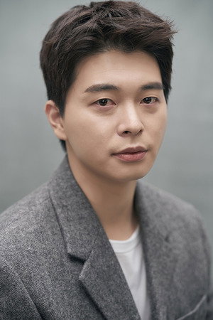 Lee Sang-un portrait
