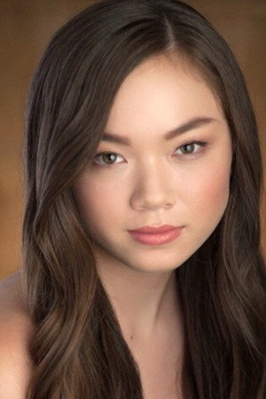 Alexa Loo portrait
