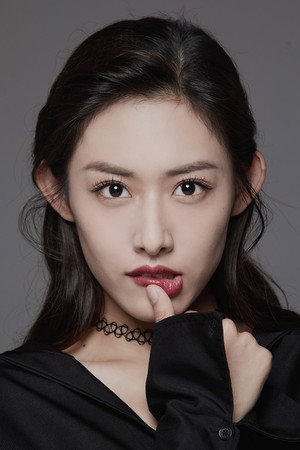 Luan Mingyuan portrait