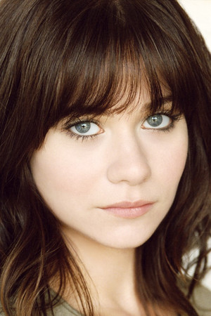 Amanda Leighton portrait