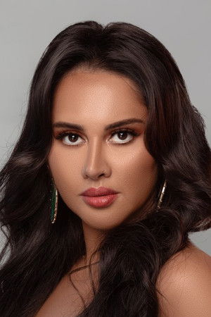 Yasmine Raeis portrait