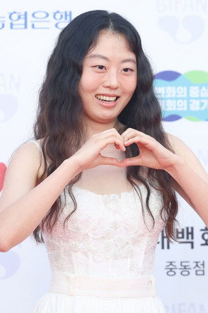 Lee Hwa-won portrait