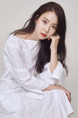 Han Seung-yeon portrait