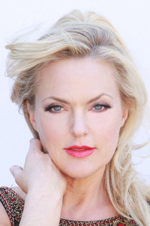 Elaine Hendrix portrait