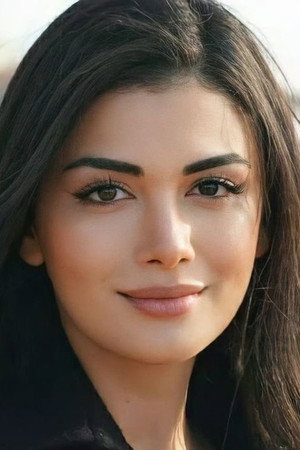 Özge Yağız portrait